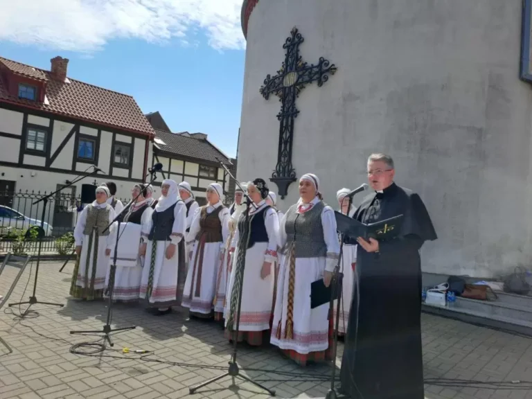 Folkloro ansamblis ,,Valaukis“ minėdamas savo veiklos 40-metį lankėsi Klaipėdoje