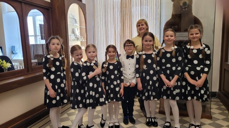 Šypsenos, dainos ir apdovanojimai: „Nenuoramos“ Rokiškyje