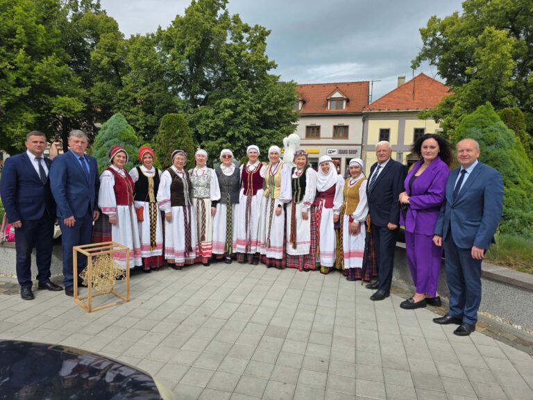 Anykščių kanklininkių ansamblis „Laumakė“ pristatė Lietuvos kultūrą Slovakijoje