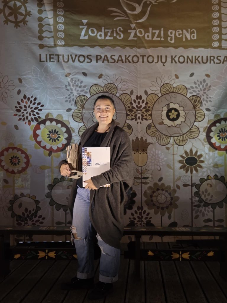 Anykščiai skamba tarp geriausiųjų: Živilė Žarskutė tapo „Žodzis žodzį gena“ laureate