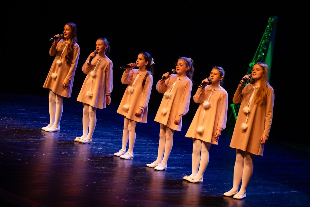 Šventinis vakaras Anykščiuose: koncertas „Kalėdų belaukiant“  