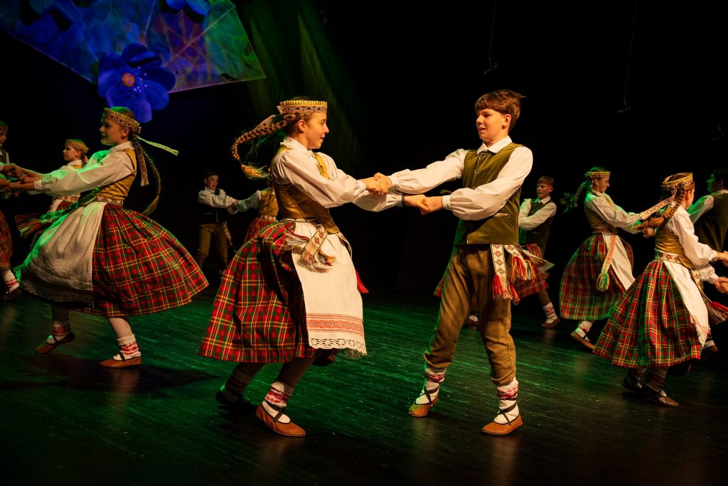 Liaudiškų šokių kolektyvas „Vijurkas“