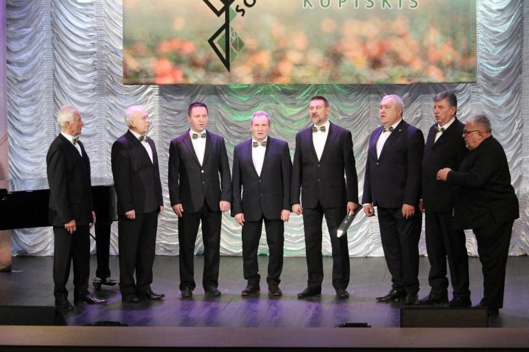 Vokalinis vyrų ansamblis „Varius“